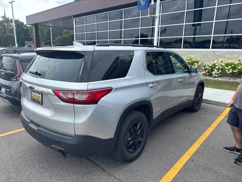 Used 2019 Chevrolet Traverse LT w/ LPO, Floor Liner Package FWD image 5