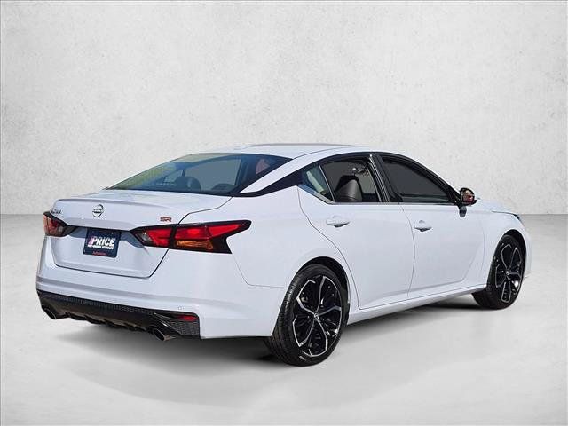 Used 2024 Nissan Altima 2.5 SR FWD image 5