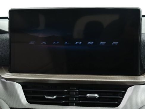 New 2026 Ford Explorer Active w/ Active Comfort Package image 9