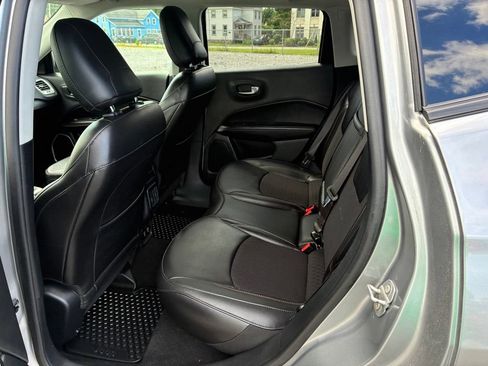 Used 2019 Jeep Compass Latitude w/ Cold Weather Group AWD/4WD image 48