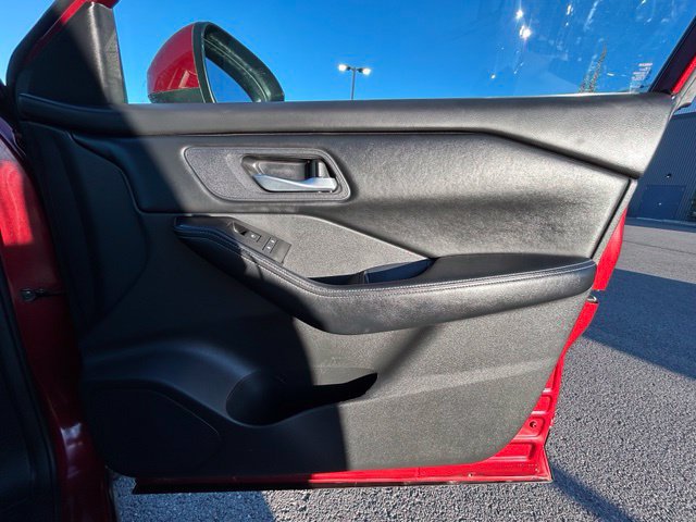 Used 2025 Nissan Rogue SV AWD/4WD image 32
