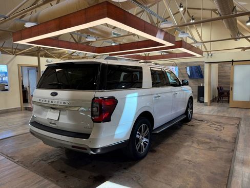 Used 2023 Ford Expedition Max Limited image 4