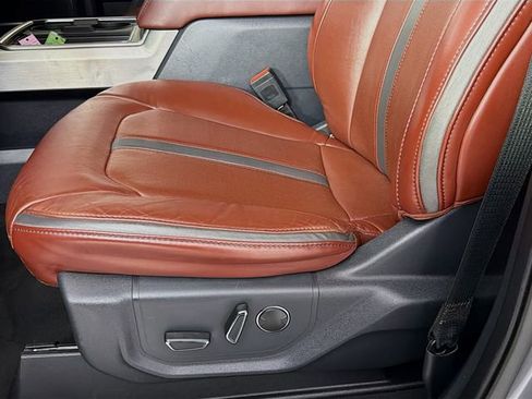 Used 2022 Ford F350 Platinum w/ FX4 Off-Road Package image 22