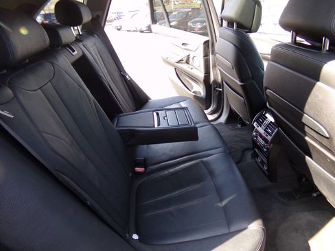 Used 2016 BMW X5 xDrive50i w/ Dynamic Handling Package image 23