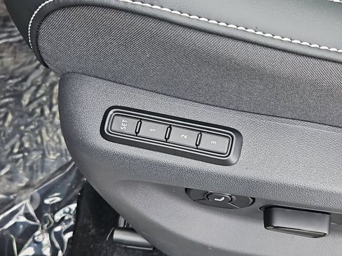 New 2026 Volkswagen Tiguan SEL R-Line AWD/4WD image 14