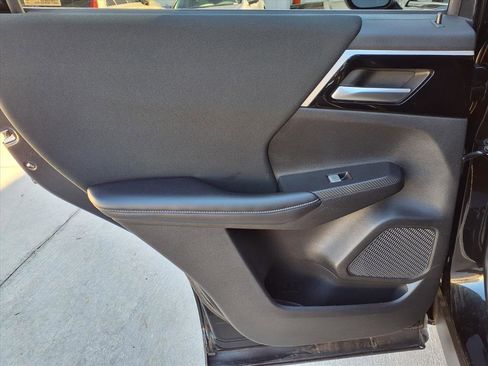 Used 2024 Mitsubishi Outlander ES image 15