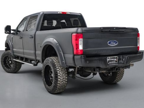 Used 2017 Ford F250 XLT w/ XLT Value Package AWD/4WD image 8