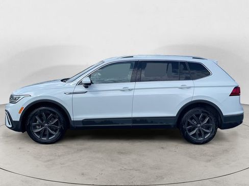 Used 2022 Volkswagen Tiguan SE AWD/4WD image 2