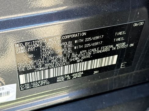 Used 2020 Toyota RAV4 LE AWD/4WD image 24