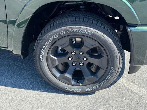 New 2026 RAM 1500 4x4 Crew Cab image 10