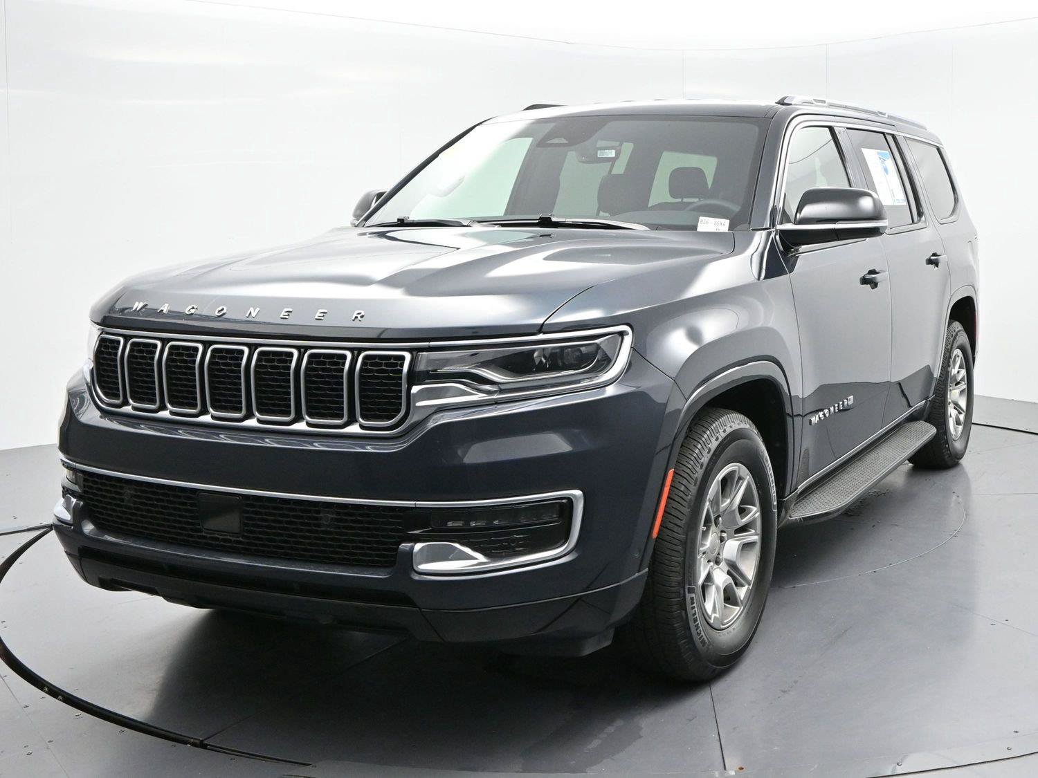 Used 2024 Jeep Wagoneer 4WD image 3