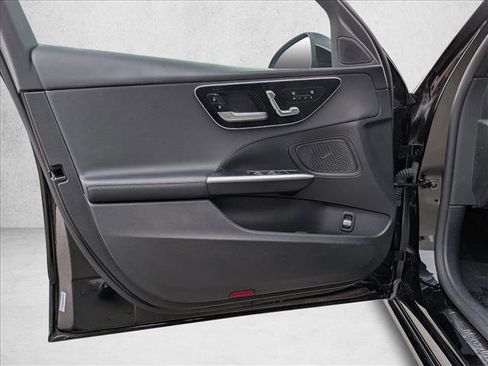 Used 2024 Mercedes-Benz C 300 4MATIC Sedan image 12