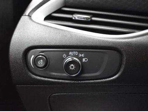 Used 2023 Chevrolet Malibu LT FWD image 22