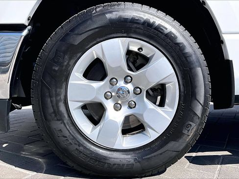 Used 2020 RAM 1500 Big Horn AWD/4WD image 9