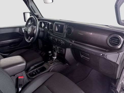 Used 2019 Jeep Wrangler Unlimited Sport w/ Technology Group AWD/4WD image 29