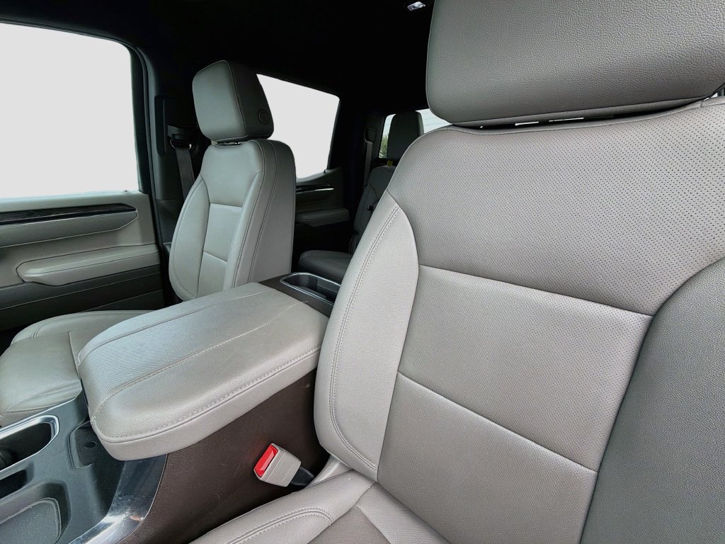Used 2023 Chevrolet Silverado 1500 LTZ w/ Technology Package AWD/4WD image 11