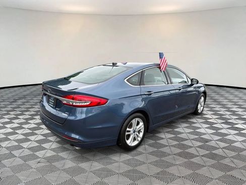 Used 2018 Ford Fusion SE w/ Fusion SE Technology Package FWD image 7