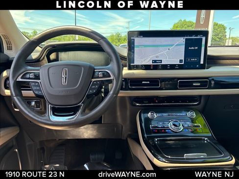 Used 2023 Lincoln Nautilus Reserve AWD/4WD image 25
