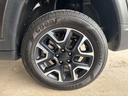 Used 2019 Jeep Compass Trailhawk AWD/4WD image 23