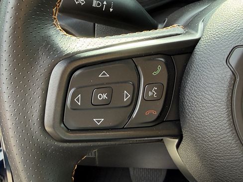 Used 2025 Jeep Gladiator Mojave image 16