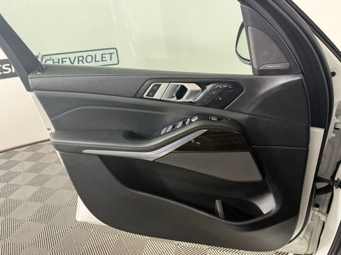 Used 2025 BMW X7 xDrive40i image 17