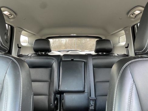 Used 2024 GMC Terrain SLT image 8