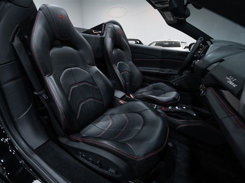 Used 2018 Ferrari 488 Spider RWD image 35