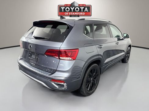 Used 2023 Volkswagen Taos SE w/ Panoramic Sunroof Package AWD/4WD image 7