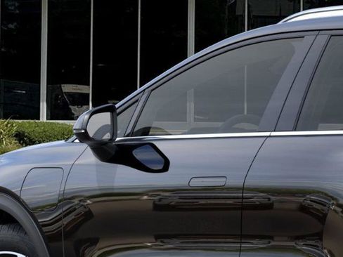 New 2026 Chevrolet Equinox EV LT image 12