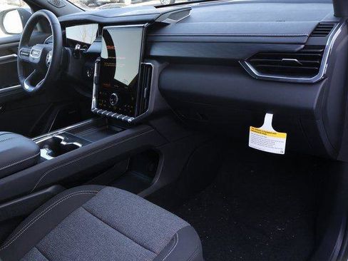 New 2026 GMC Acadia Elevation image 8