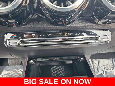 Used 2025 Mercedes-Benz GLB 250 image 21