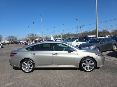 Used 2013 Toyota Avalon XLE image 3