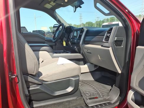 Used 2019 Ford F250 XLT w/ XLT Premium Package AWD/4WD image 11