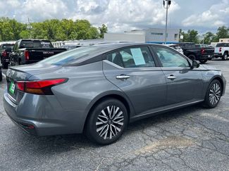 Used 2025 Nissan Altima 2.5 SV FWD video 3