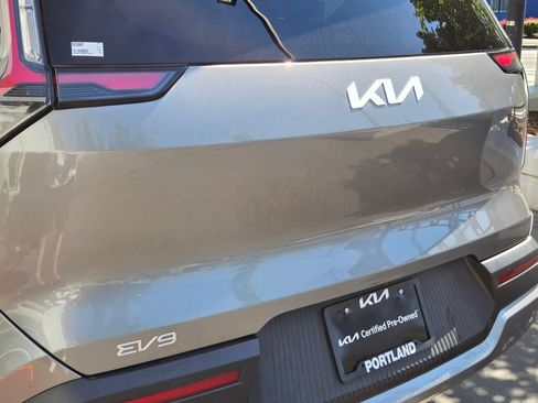 Certified 2024 Kia EV9 Wind AWD/4WD image 15