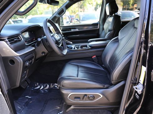 Used 2022 Jeep Wagoneer Series III w/ Flexible Seating Group image 21