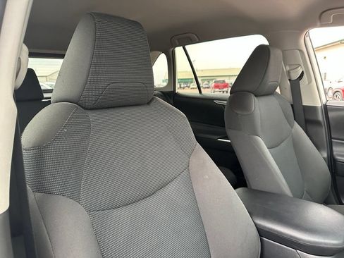 Used 2023 Toyota RAV4 LE AWD/4WD image 31
