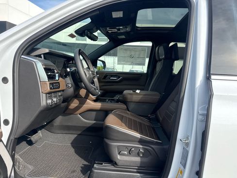New 2026 GMC Yukon XL Denali Ultimate AWD/4WD image 13