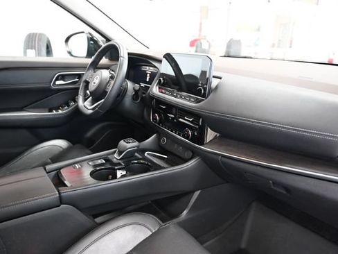 Used 2021 Nissan Rogue Platinum FWD image 14