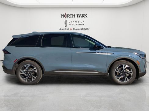 New 2026 Lincoln Nautilus Premier w/ Equipment Group 102A AWD/4WD image 2