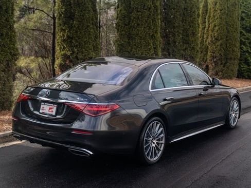 Used 2022 Mercedes-Benz S 500 4MATIC w/ AMG Line Package image 6