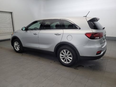 Used 2019 Kia Sorento LX image 3
