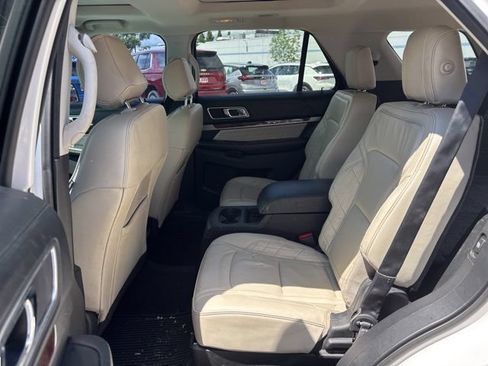 Used 2016 Ford Explorer Platinum AWD/4WD image 29