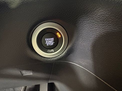 New 2027 Chrysler Pacifica Select FWD image 26