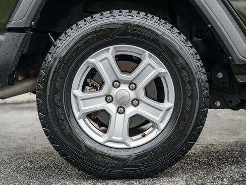 Used 2022 Jeep Wrangler Unlimited Sport image 28