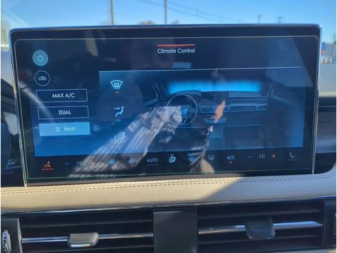 Used 2025 Lincoln Corsair Grand Touring w/ Equipment Group 301A image 27