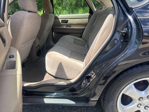 Used 2006 Ford Taurus SE FWD image 17