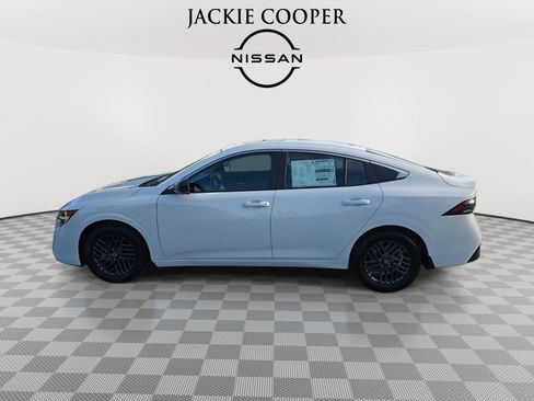 New 2026 Nissan Sentra SV w/ SV Convenience Package FWD image 8