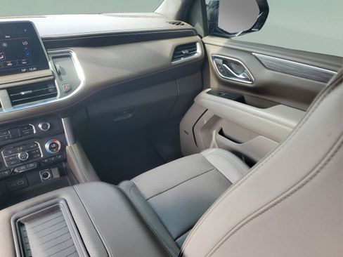 Used 2021 GMC Yukon SLT w/ SLT Premium Package image 15