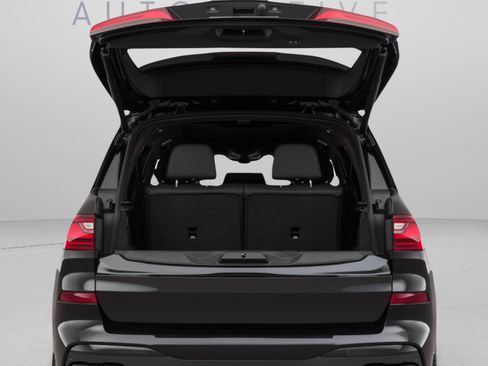 Used 2022 BMW X7 M50i w/ Dynamic Handling Package AWD/4WD image 38